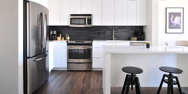 HOUSE & APARTMENT CLEANING