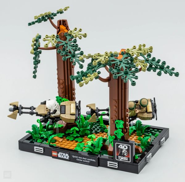 75353 Endor™ Speeder Chase Diorama
