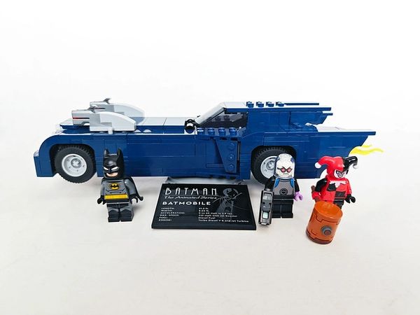 76274 Batman™ with the Batmobile™ vs. Harley Quinn™ and Mr. Freeze™