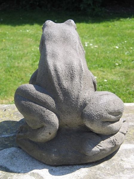 Frog Garden Statue | Surrey Ornamental Stoneware
