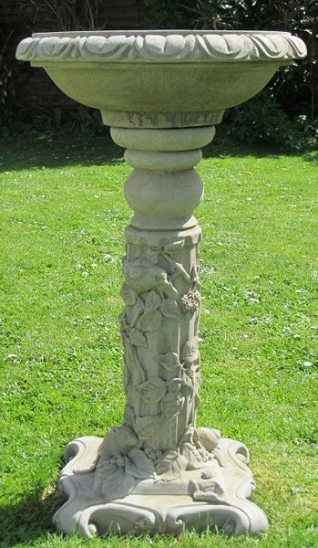 Mouse Birdbath | Surrey Ornamental Stoneware