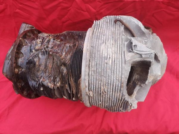 Complete engine piston in its cylinder lovely condition part from from German Focke wulf 190 work number 789 of Stab JG26, shot down by RAF Ace Pierre Clostermann over France on the 27th August 1943.
