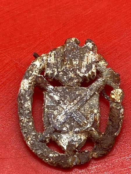Rare mag allow made German Wehrmacht 9th grade shooter Shield for Army Marksman’s Lanyard belonging to soldier of the 46th Panzer Corps recovered near Gnilets attacked by them on 5th July 1943 during the attack on the Kursk salient