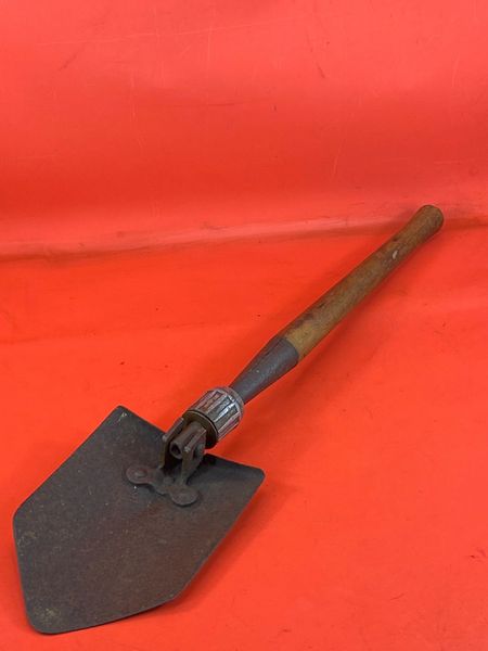 American soldiers M43 folding shovel,nice condition semi- relic condition it was found many years ago from the Ardennes forest area used in the battle of the Bulge 1944-1945