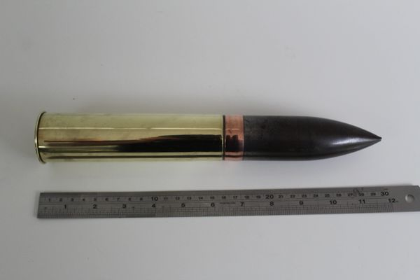 WW1 British naval 2pdr No1 AP round case 1917 projectile 1918