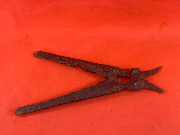 Russian soldiers WW1 Imperial barbed wire cutters, solid relic condition recovered from the Seelow Heights 1945 battle of Berlin