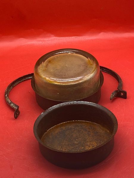 Nice condition World war 1 French soldiers food canteen LA Perpetuelle Number 3 complete with glass bowl and maker markings and it opens and the bowl comes out found on the Verdun battlefield of 1914-1918