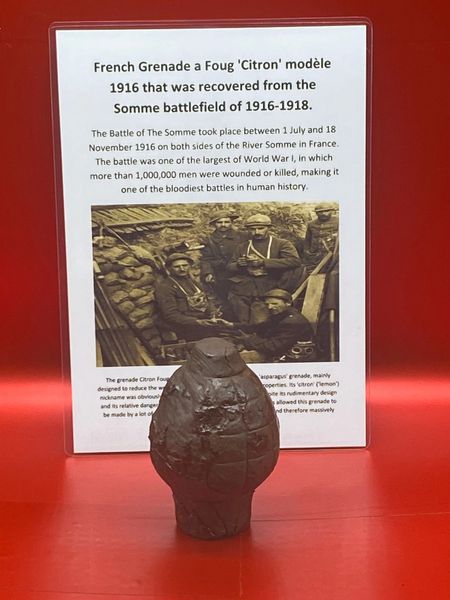 French citron foug grenade model 1916 complete outer case nice relic condition with some original black paintwork remains recovered from the Somme battlefield of 1916-1918.