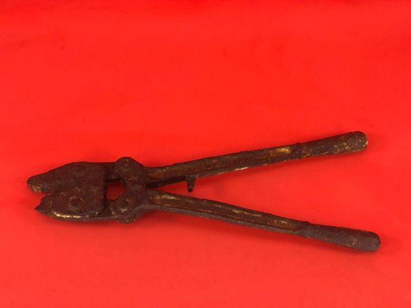 German rare pattern late war pair of barbed wire cutters used by Storm troopers and combat engineers, relic condition recovered on the 1918 Somme battlefield