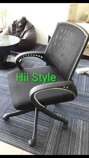 Office chair best sale low price olx