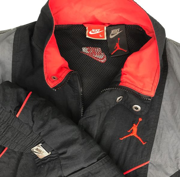 Nike best sale infrared windbreaker