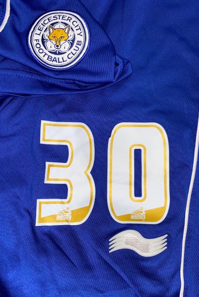 2011/12 LEICESTER CITY MATCH WORN AWAY SHORTS (KENNEDY #30)