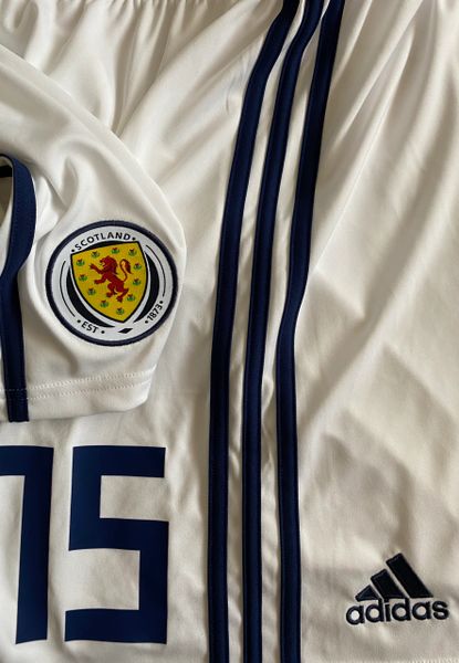 2017-19 SCOTLAND PLAYER ISSUE HOME SHORTS #15*AS NEW* XL