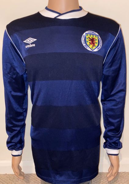 1985-86 SCOTLAND MATCH ISSUE HOME L/S SHIRT ALBISTON #19)