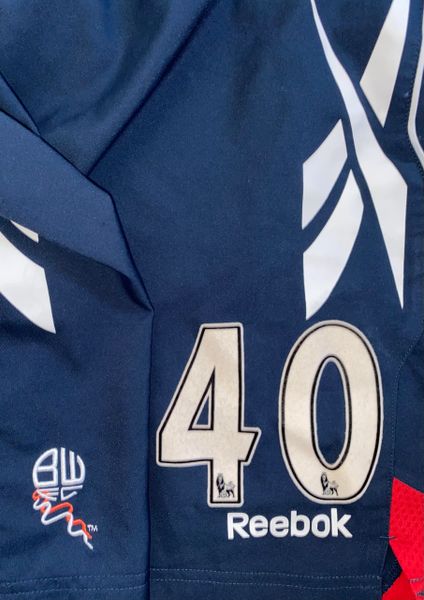 2010/11 BOLTON WANDERERS MATCH WORN HOME SHORT (EAVES #40)