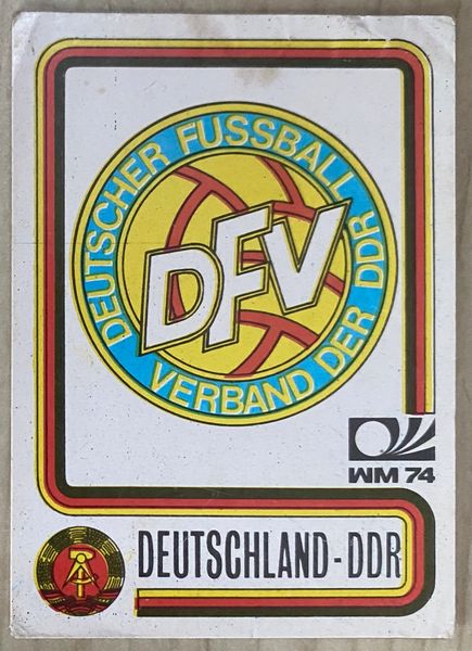 1974 WORLD CUP PANINI ORIGINAL UNUSED STICKER EAST GERMANY BADGE 113