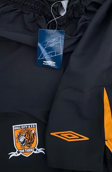 2007/08 ORIGINAL UMBRO HULL CITY HOME HOME SHORTS SIZE LARGE BNIB BNWT