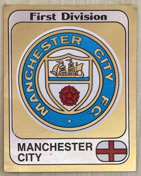 1982 ORIGINAL UNUSED PANINI FOOTBALL 82 STICKER MANCHESTER CITY BADGE 138