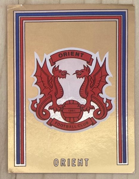 1981 ORIGINAL UNUSED PANINI FOOTBALL 81 STICKER ORIENT BADGE 404