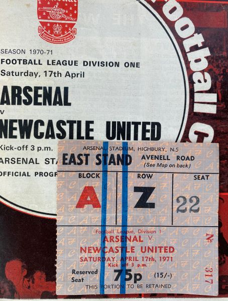 1970/71 ORIGINAL DIVISION ONE PROGRAMME AND TICKET ARSENAL V NEWCASTLE UNITED