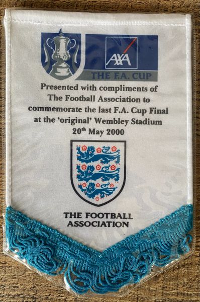 2000 ORIGINAL FA CUP FINAL SEALED PENNANT CELEBRATING LAST FA CUP FINAL AT ORIGINAL WEMBLEY STADIUM ASTON VILLA V CHELSEA