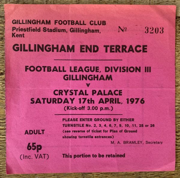 1975/76 ORIGINAL DIVISION THREE TICKET GILLINGHAM V CRYSTAL PALACE