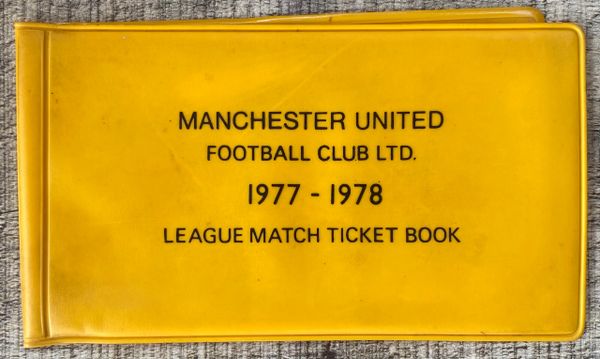 1977/78 ORIGINAL DIVISION ONE SEASON TICKET COVER MANCHESTER UNITED (COVER ONLY)