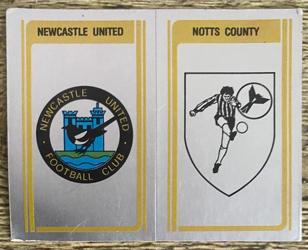 1980 ORIGINAL UNUSED PANINI FOOTBALL 80 STICKER NEWCASTLE UNITED NOTTS COUNTY BADGE 380