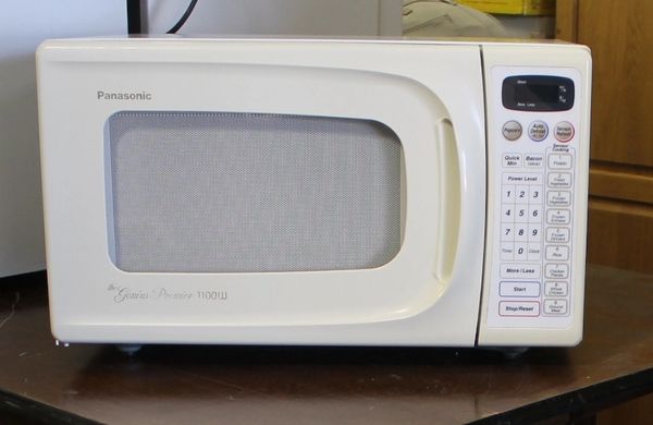 Panasonic 1100W White Microwave