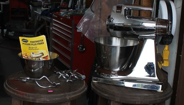 VINTAGE SUNBEAM mix master Stand Mixer 12 Speed for Sale in