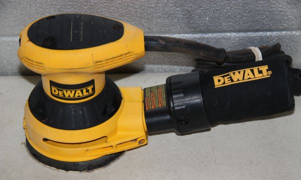 DeWalt D26450 Random Orbit Palm Sander w/ Bag