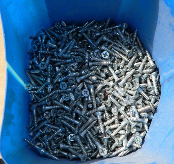 9 lbs of 1" Screws