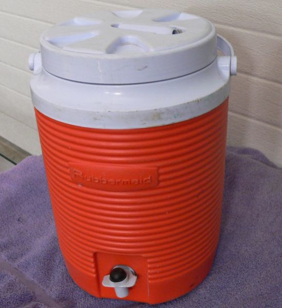 Rubbermaid Beverage Cooler Jug