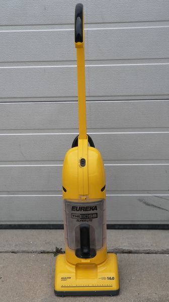 Eureka Model 402 "The Boss" Super Lite Bagless Upright Vacuum