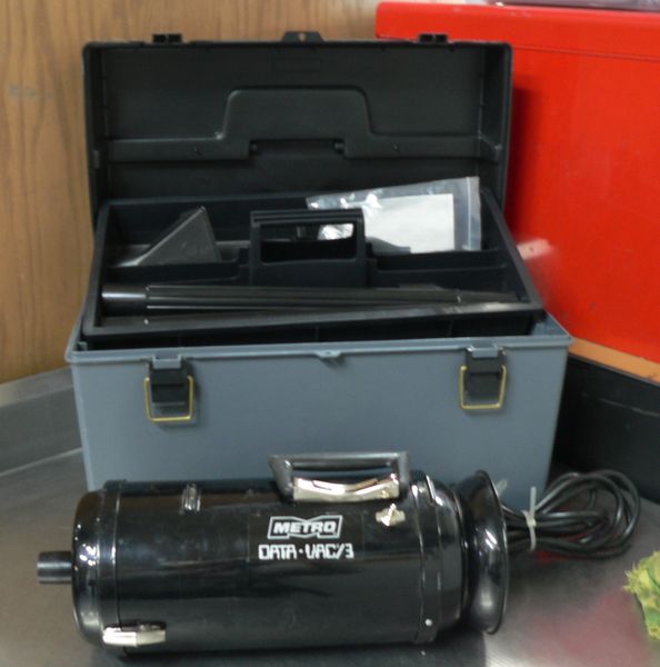 Metropolitan Vacuum MV-3 with Case and Attachments