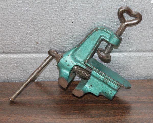 Small Green Bench Top Vise