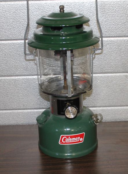 Vintage Coleman 220H Double Mantle Lantern