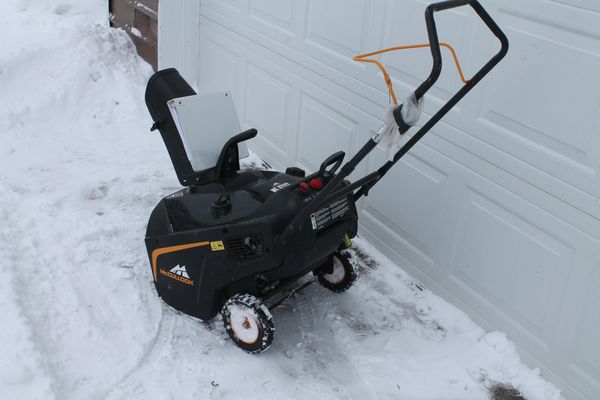 McCulloch MC621ES 21'' Snow Blower With Electric Start