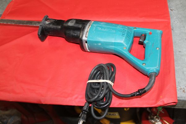 Makita reciprocating on sale saw jr3000v