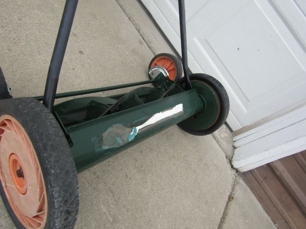 Vintage Green Manual Push Mower