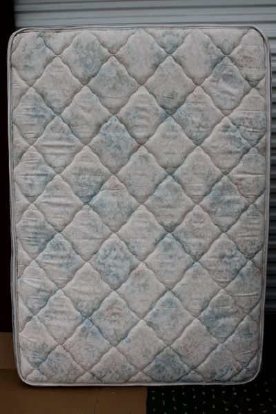 Full Size Simmons Vintage Maxipedic Quilt Top Mattress