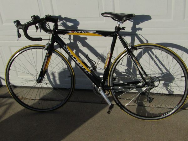 GMC 700C Yukon XL 16 Speed 6000 Series Road Bike/Bicycle