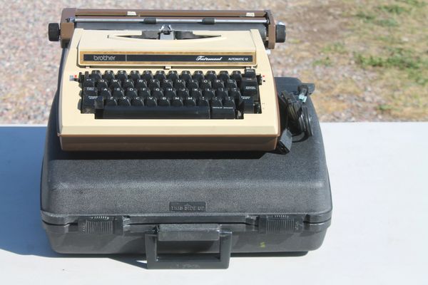 Brother Fairmont Automatic 12 Electric Typewriter