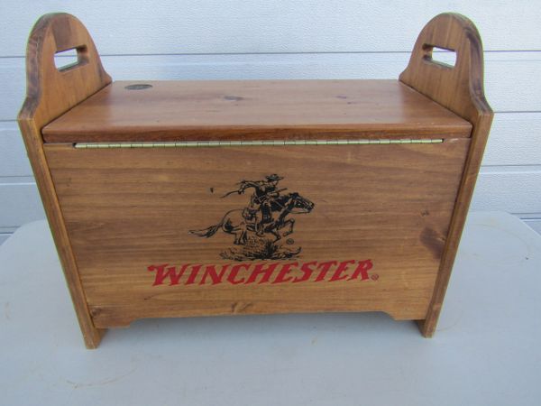 Winchester ''Vintage Editions'' Solid Wood 12 G. Ammo Box