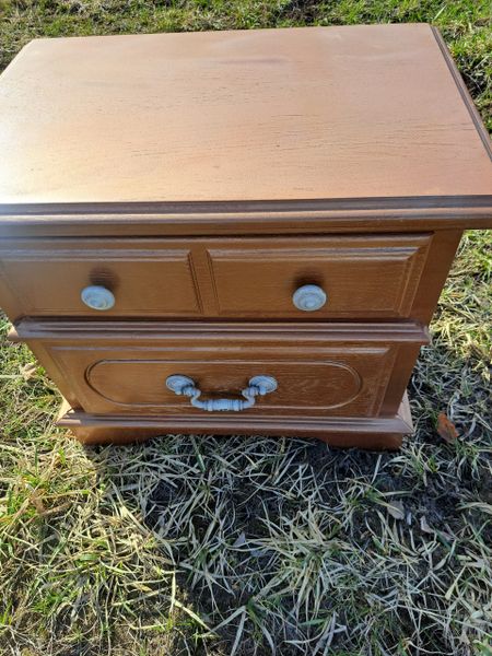 2 Drawer Solid Wood Night Stand/Chest Of Drawers