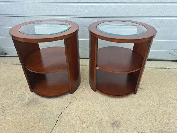 Pair Of Round Dark Oak End Tables W. Glass Top Insert & 1 Shelf