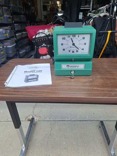 Acroprint Time Clock Model 125 w/ User's Manual and Keys
