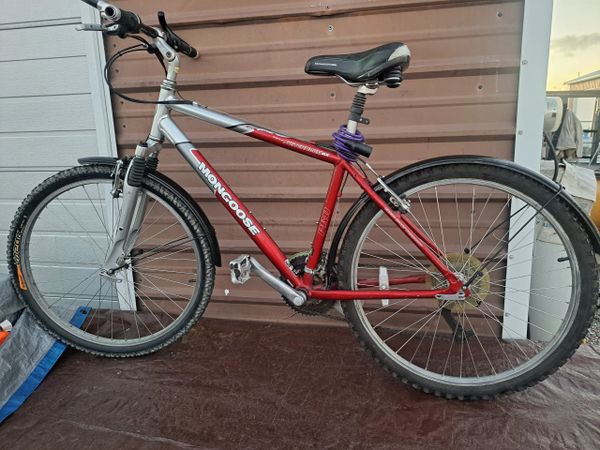 Mongoose 18 speed outlet mountain bike