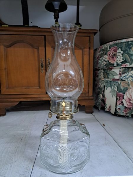 Clear Glass Oil Lamp w/ Design in Glass