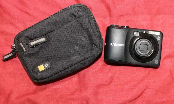 Canon PowerShot A1200 HD w/ Case